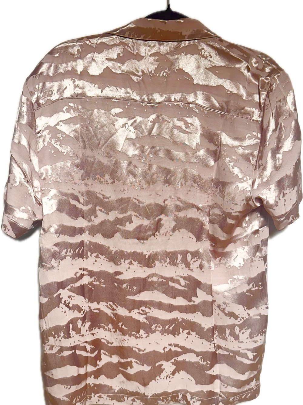 Forever 21 Men's Short-Sleeve Button-Down Shirt in Lilac Print - Picture 3 of 5